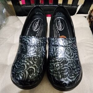 Easy Worsk By Easy  Slip Resistant Artisian Laurie Cloga Used Size 8